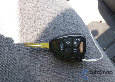 2006 Chrysler Town & Country Touring из США, поврежденный, VIN 2A4GP54L86R760021